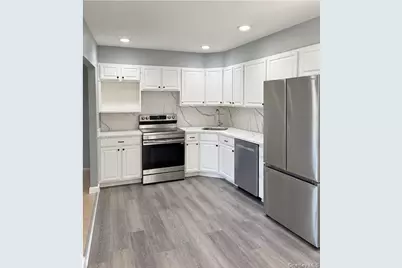 2909 Falcon Avenue, Medford, NY 11763 - Photo 5