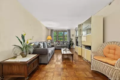 1874 Pelham Parkway S #2R, Bronx, NY 10461 - Photo 3