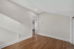 11 Sintsink Dr W, Port Washington, NY 11050 - Photo 15