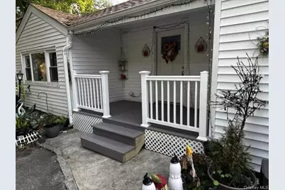 104 Lexington Avenue, Central Islip, NY 11722 - Photo 3