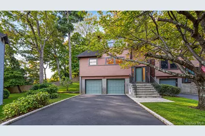 8 Adams Court, Oyster Bay, NY 11771 - Photo 3