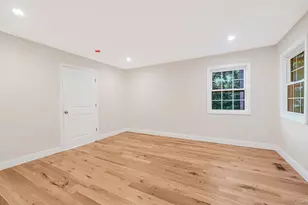 8 Adams Ct, Oyster Bay, NY 11771 - Photo 15