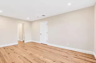 8 Adams Ct, Oyster Bay, NY 11771 - Photo 11