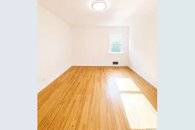 5708 260th Street, Little Neck, NY 11362 - Photo 11