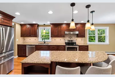 413 Hewlett Avenue, Patchogue, NY 11772 - Photo 9