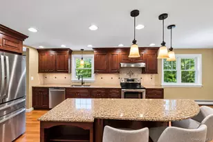 413 Hewlett Ave, Patchogue, NY 11772 - Photo 9