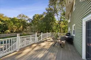 413 Hewlett Ave, Patchogue, NY 11772 - Photo 29