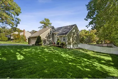 413 Hewlett Avenue, Patchogue, NY 11772 - Photo 3