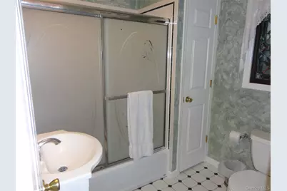 271 Lilac Lane, Smithtown, NY 11787 - Photo 15