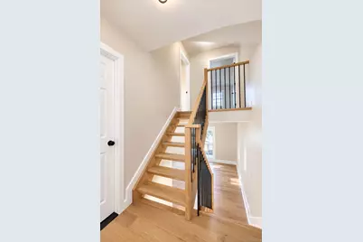 6 Amador Street, New York, NY 10303 - Photo 9