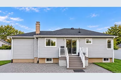 108 Forsythia Lane, North Babylon, NY 11703 - Photo 25