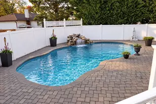108 Forsythia Ln, North Babylon, NY 11703 - Photo 3