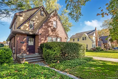 81 Marshall Avenue, Floral Park, NY 11001 - Photo 3