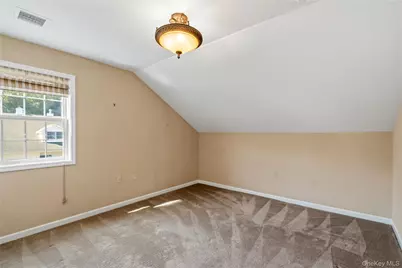 193 Pond View Drive, Port Washington, NY 11050 - Photo 9