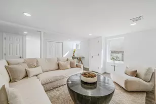 340 N Indiana Ave, Lindenhurst, NY 11757 - Photo 15