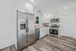 340 N Indiana Ave, Lindenhurst, NY 11757 - Photo 3