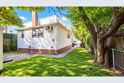 137-04 64 Road, Flushing, NY 11367 - Photo 15