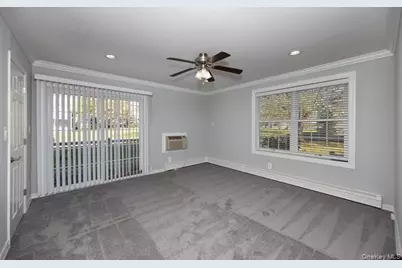 184 Hallock Road #3F1, Lake Grove, NY 11755 - Photo 5