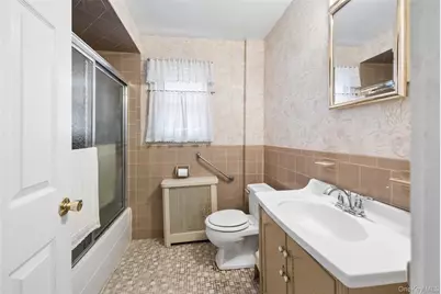 85 Magnolia Avenue, Floral Park, NY 11001 - Photo 31