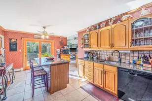116 Avenue B, Holbrook, NY 11741 - Photo 5
