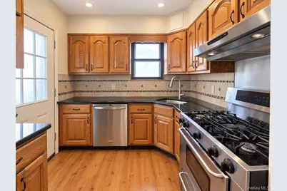 17 Kenmore Road, Valley Stream, NY 11581 - Photo 11