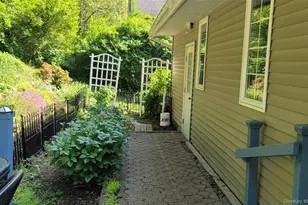 23 Violet Pl, Rhinebeck, NY 12572 - Photo 13