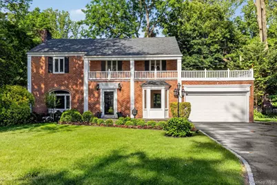 190 Sussex Drive, Manhasset, NY 11030 - Photo 1