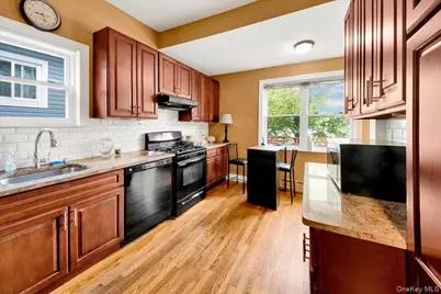 8 Soundview Terrace #8, Bronx, NY 10465 - Photo 7