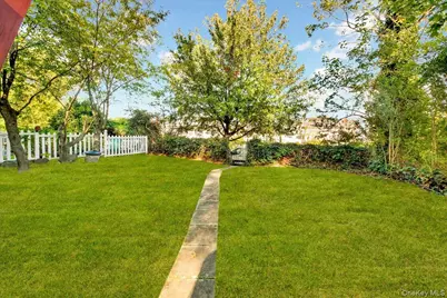 8 Soundview Terrace #8, Bronx, NY 10465 - Photo 3
