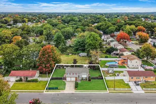 247 O Rourke St, Brentwood, NY 11717 - Photo 9