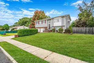 247 O Rourke St, Brentwood, NY 11717 - Photo 3