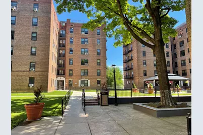 144-54 Sanford Avenue #45, Flushing, NY 11355 - Photo 3