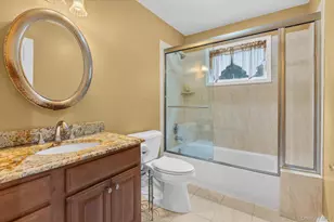 25 Pashen Pl, Dix Hills, NY 11746 - Photo 19