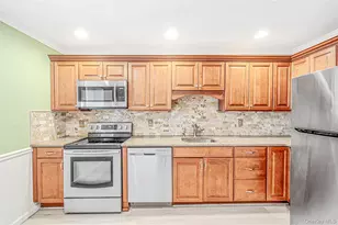 9 Sheila Ct, Holtsville, NY 11742 - Photo 9
