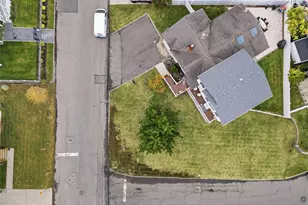 371 E Shore Rd, Lindenhurst, NY 11757 - Photo 43