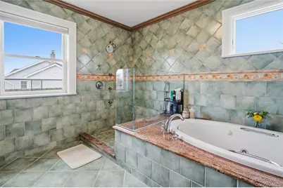 371 E Shore Road, Lindenhurst, NY 11757 - Photo 33