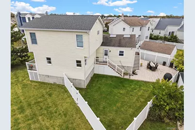 371 E Shore Road, Lindenhurst, NY 11757 - Photo 45