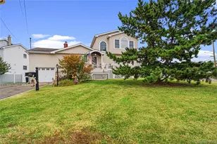 371 E Shore Rd, Lindenhurst, NY 11757 - Photo 3