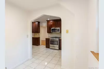 186-33 Henley Road, Jamaica, NY 11432 - Photo 7