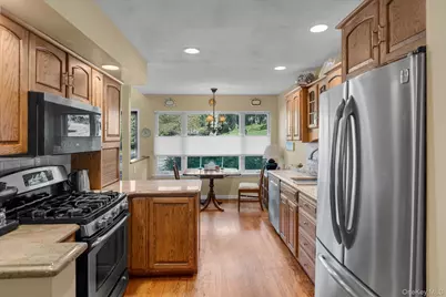 81 Lisa Drive, Northport, NY 11768 - Photo 9