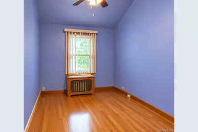 7905 Woodhaven Boulevard, Glendale, NY 11385 - Photo 23