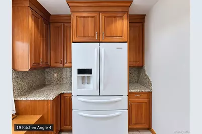 7905 Woodhaven Boulevard, Glendale, NY 11385 - Photo 17