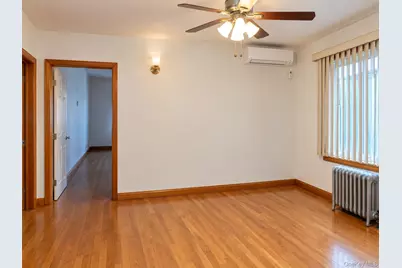 7905 Woodhaven Boulevard, Glendale, NY 11385 - Photo 11