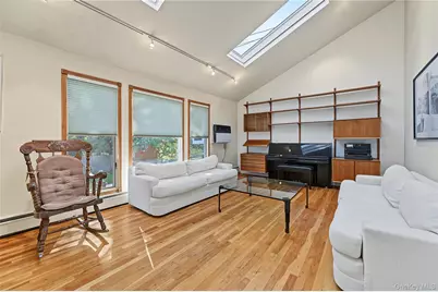 28 Chatham Road, Commack, NY 11725 - Photo 11