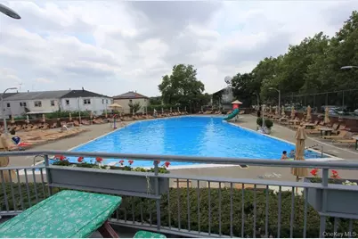 61-20 Grand Central Parkway #C807, Forest Hills, NY 11375 - Photo 13