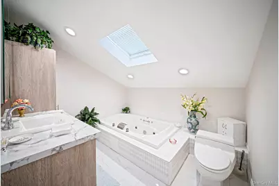 82 Rhett Court, Commack, NY 11725 - Photo 11