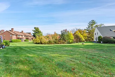 241 Old Farm Lane, Mohegan Lake, NY 10547 - Photo 25
