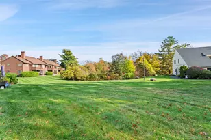 241 Old Farm Ln, Mohegan Lake, NY 10547 - Photo 25