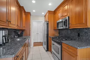 1390 Broadway, Hewlett, NY 11557 - Photo 9