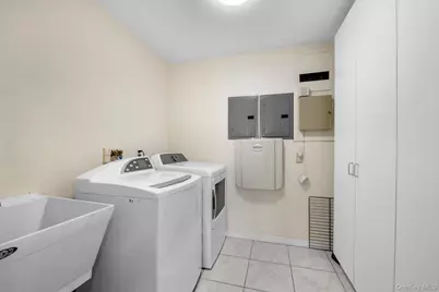 1390 Broadway #104, Hewlett, NY 11557 - Photo 21